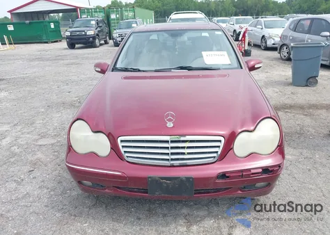 2002 Mercedes-Benz C 240 z USA, uszkodzony, nr VIN WDBRF61J22F265405